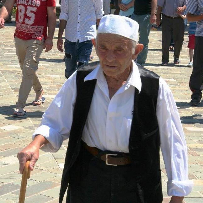 FOTO: Muslimani iz Albanije, Kosova, BiH, Makedonije, Srbije i Crne Gore na džuma-namazu u Draču