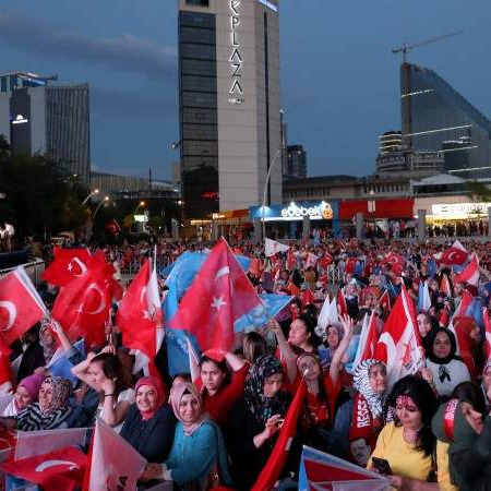 Turska ukida vanredno stanje