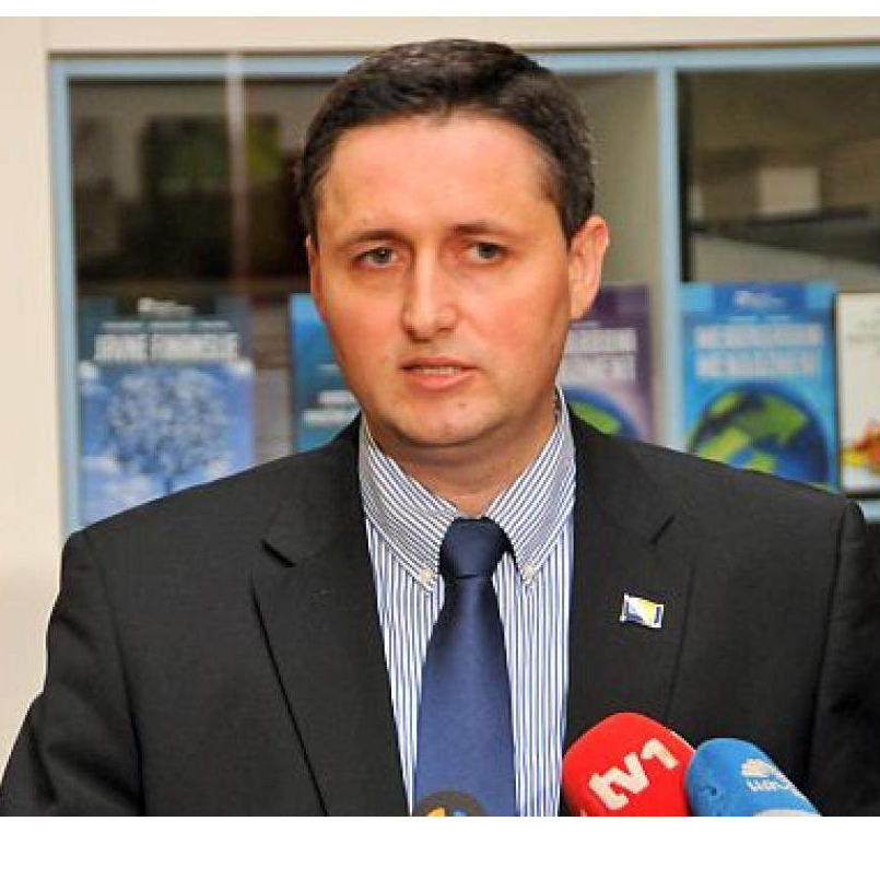 Nikada ne smijemo pristati na politiku negiranja bosanskog jezika