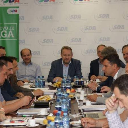 SDA - RS uzurpirala ingerencije državnih institucija