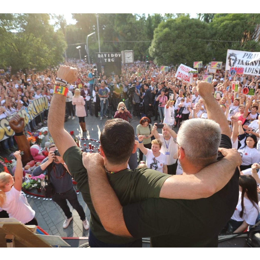 KAD SE REŽIM TRESE Banja Luka: 15.000 građana traži istinu i pravdu na Trgu Krajine (UŽIVO)
