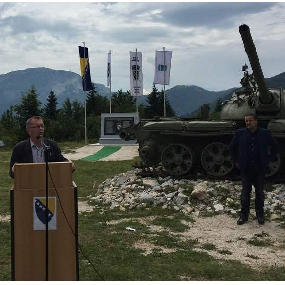Otpor Mladićevim jedinicima i odbrana Sarajeva