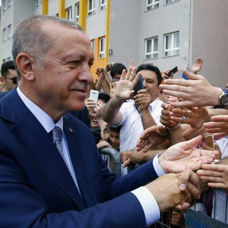 Politico: Erdogan ima razloga da bude zabrinut