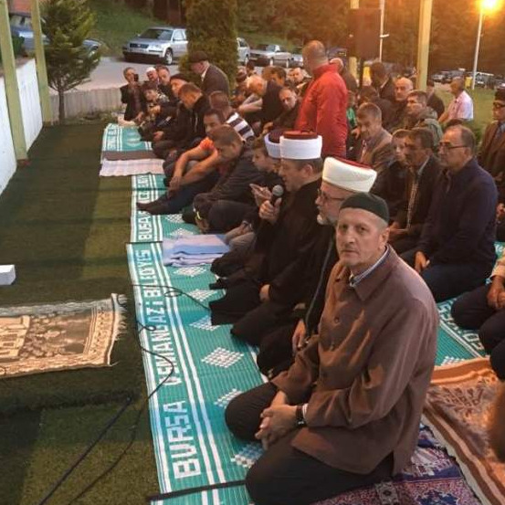 Sabah-namaz na platou Ajvatovice