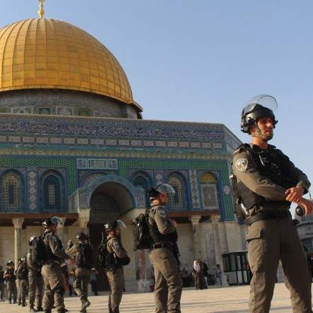 Izraelska policija napala Palestince u Al-Aqsa džamiji