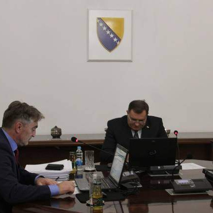 Džaferović i Komšić: Put ka NATO-u uvjet za izbor Tegeltije