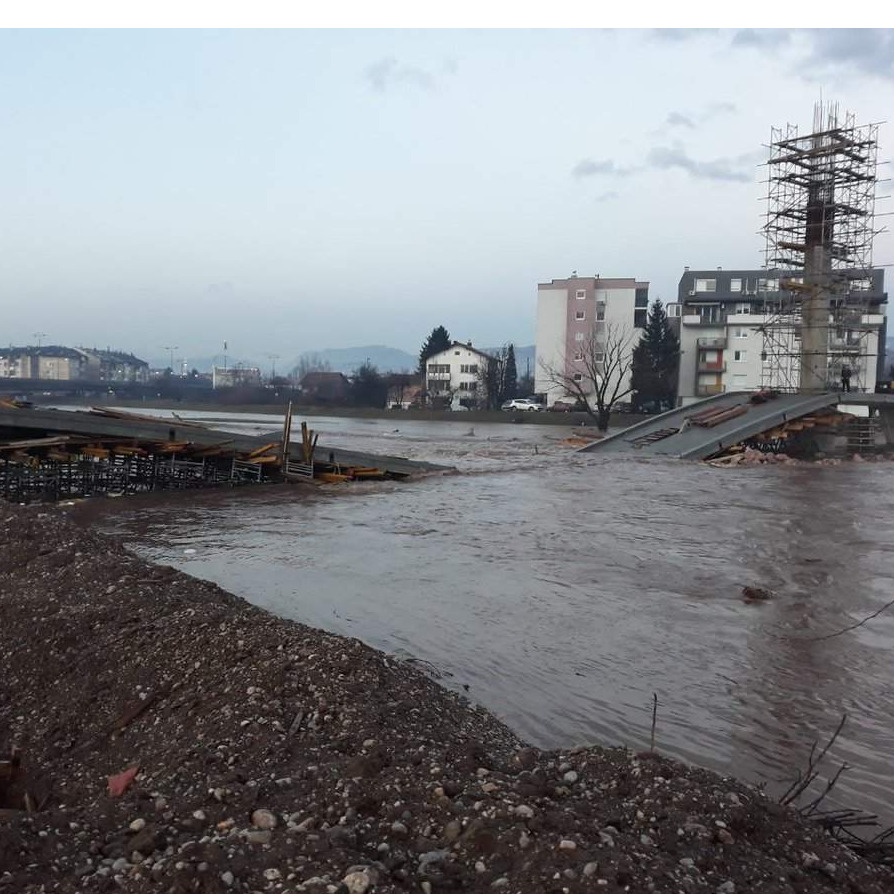 Srušio se most na rijeci Željeznici