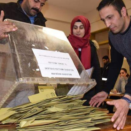 POTRESENI IZGLEDNIM PORAZOM Odbijen zahtjev AKP-a za prebrojavanje glasova u Istanbulu