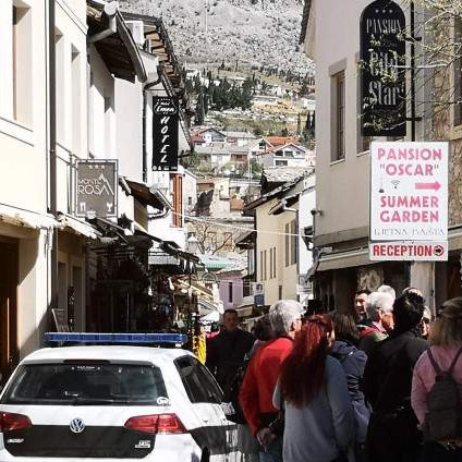 Navijači Zrinjskog upali u mostarski Stari grad: Gdje ste, balije, izađite!