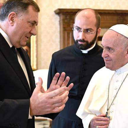 Kako je papa Franjo poslao Dodiku snažnu poruku: Kad ste iz BiH, evo Vam i ovo...