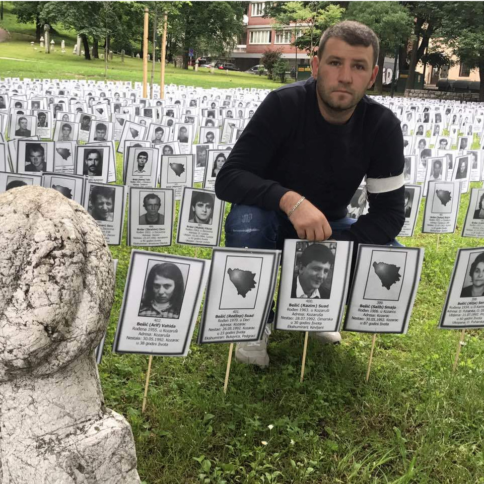 Došao iz Švicarske u Sarajevo, u Velikom parku ugledao fotografiju ubijenog oca