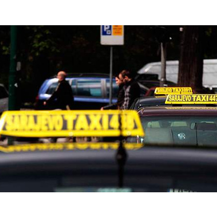 Sarajevo Taxi | Kazna za vozača koji je iz vozila izbacio autistično dijete