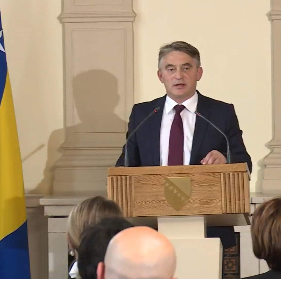 Komšić: Hrvatska nam pravi problem, migrante koji nikada nisu bili u BiH deportuje u Bihać