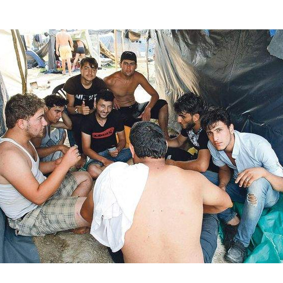 Vlada USK-a razmatra uvođenje policijskog sata (Video)