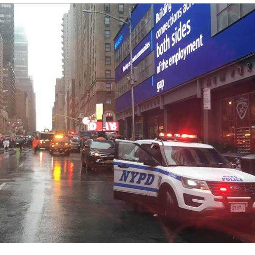 DRAMA U AMERICI |Helikopter se zabio u zgradu u New Yorku