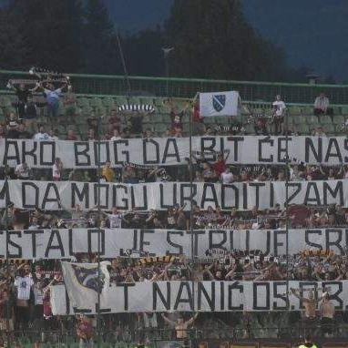 Heroji: Navijači Sarajeva odali počast generalu Izetu Naniću