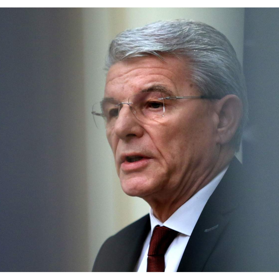 Džaferović: Visoki predstavnik da donese Zakon o zabrani negiranja genocida