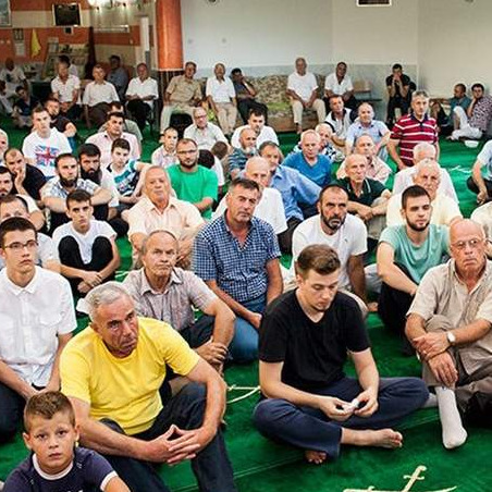 Nana godinama sakupljala novac da bi njezin unuk obavio hadž (Video)
