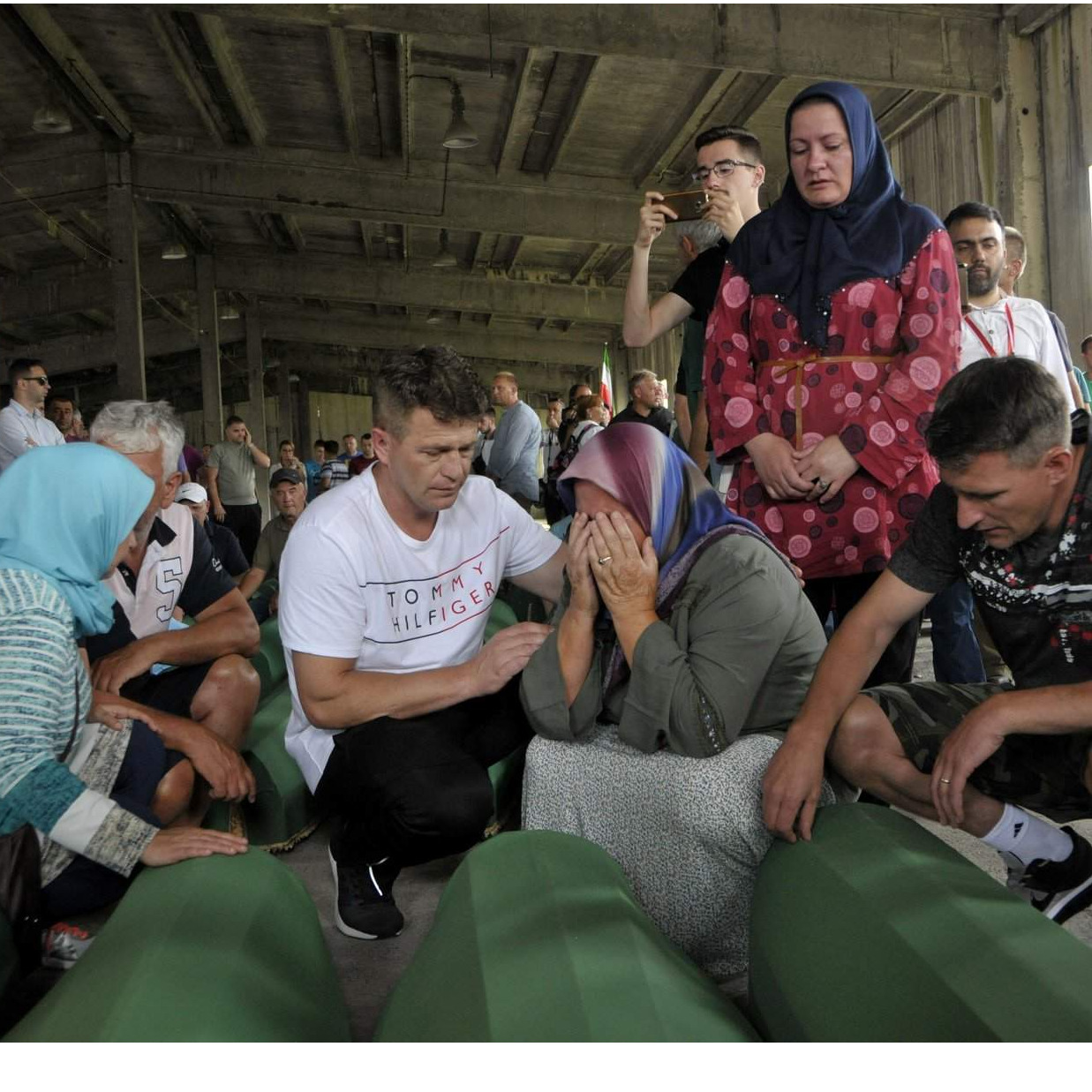 BOL DOPIRE DO NEBA |Tišina i jecaji u bivšoj Fabrici akumulatora