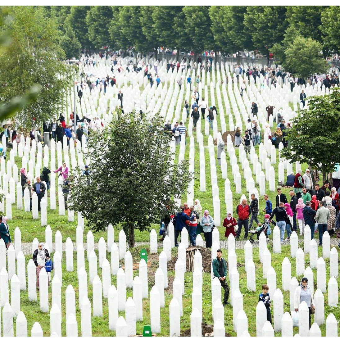 Komemoracija za 33 žrtve genocida u Srebrenici (UŽIVO )