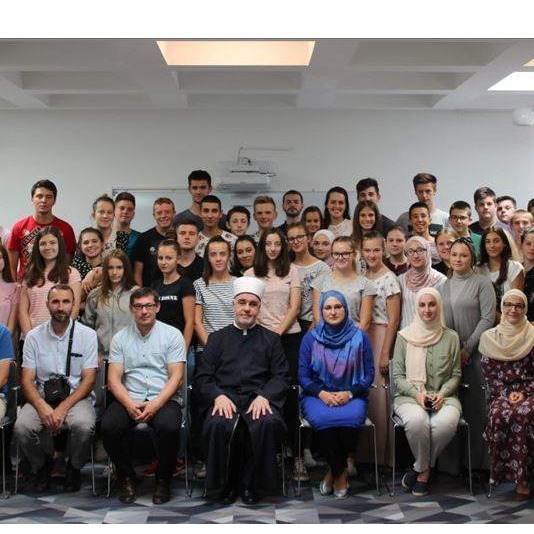 Reis Kavazović s mladima iz povratničkih sredina: Ne smijemo se dijeliti