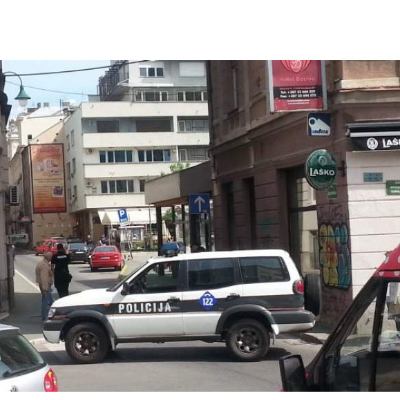 Migrant pronađen ispod autobusa predat Službi za poslove sa strancima