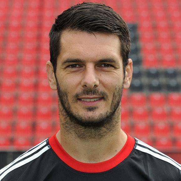 U saobraćajnoj nesreći kod Gacka teško povrijeđen Emir Spahić