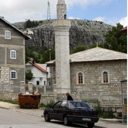 Četrdeset i četiri sarajevska imama posjetili Gacko i dali podršku nakon gnusnog šovinističkog čina