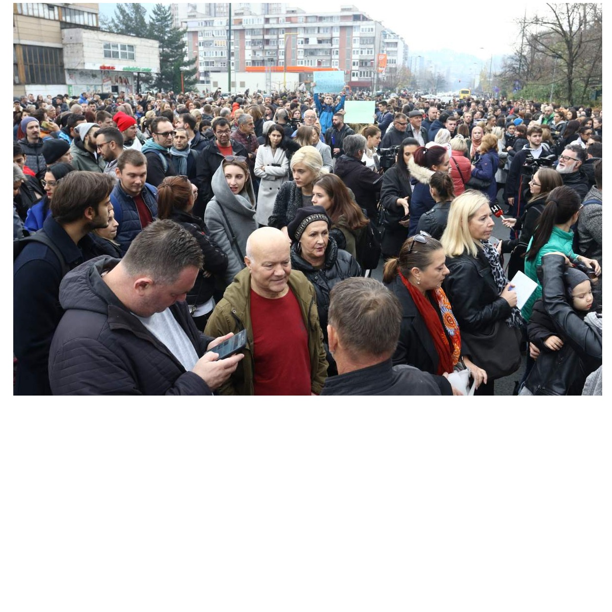 Više stotina građana na protestima: 'Svi smo mi djeca Pazarića', traže se ostavke