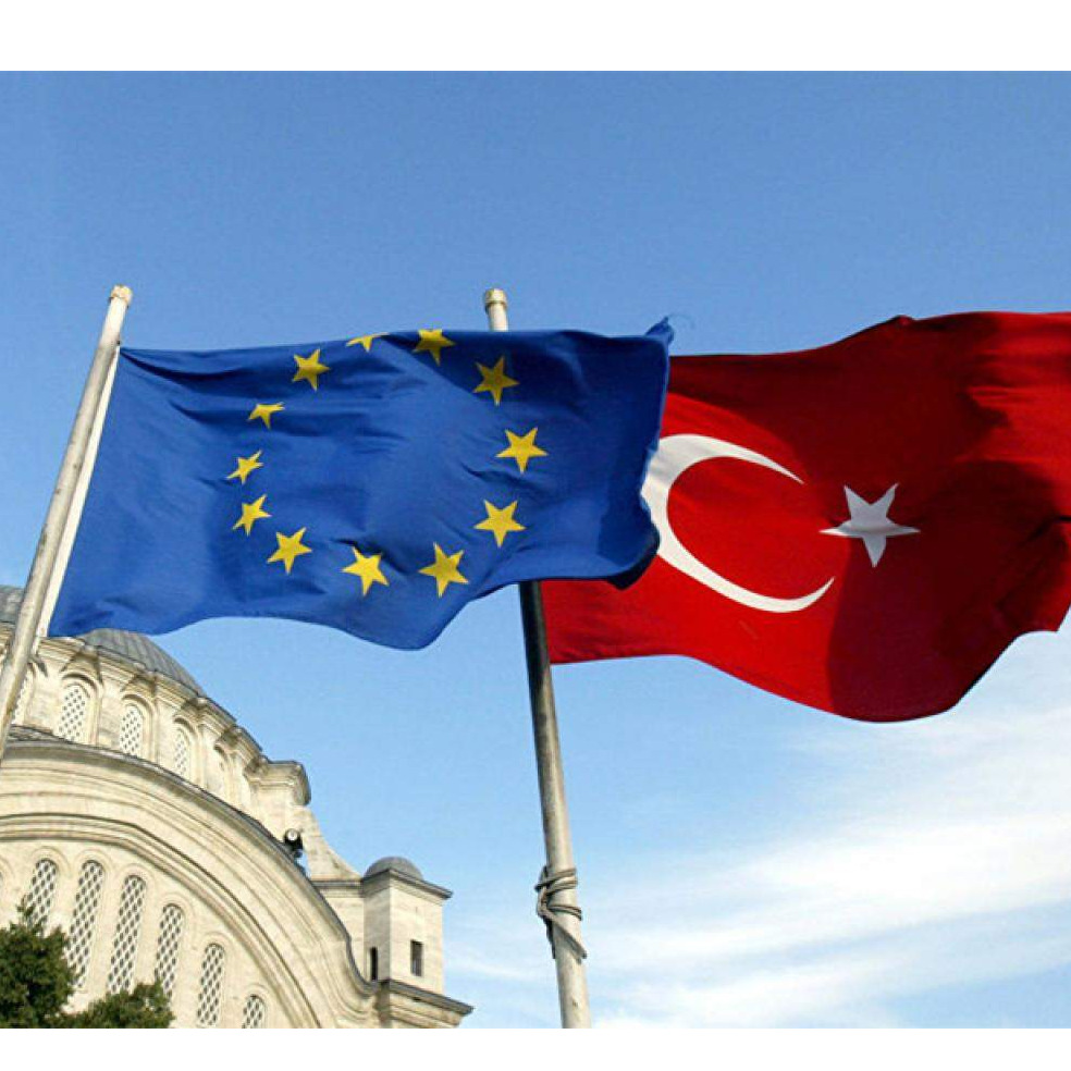 Turska optužila Macronea da sponzoriše terorizam