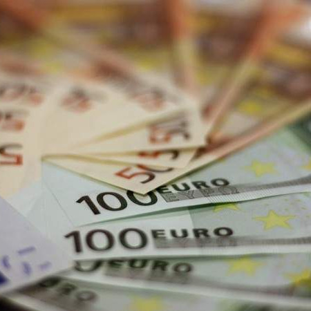 Ojačala potražnja za sigurnijim valutama - jenom i švicarcem