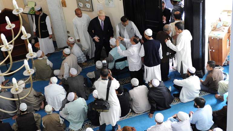 Muslimani Vladi Velike Britanije: Borite se protiv islamofobije!