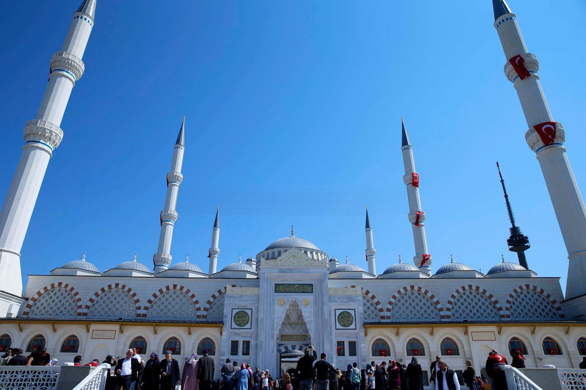 59301658_2207453936047241_6843692582703202304_o.jpg - Otvorena najveća novoizgrađena džamija u Turskoj