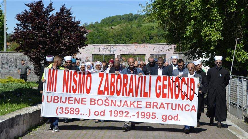 Ruže u Drini za bošnjačke žrtve Bratunca iz 1992. godine