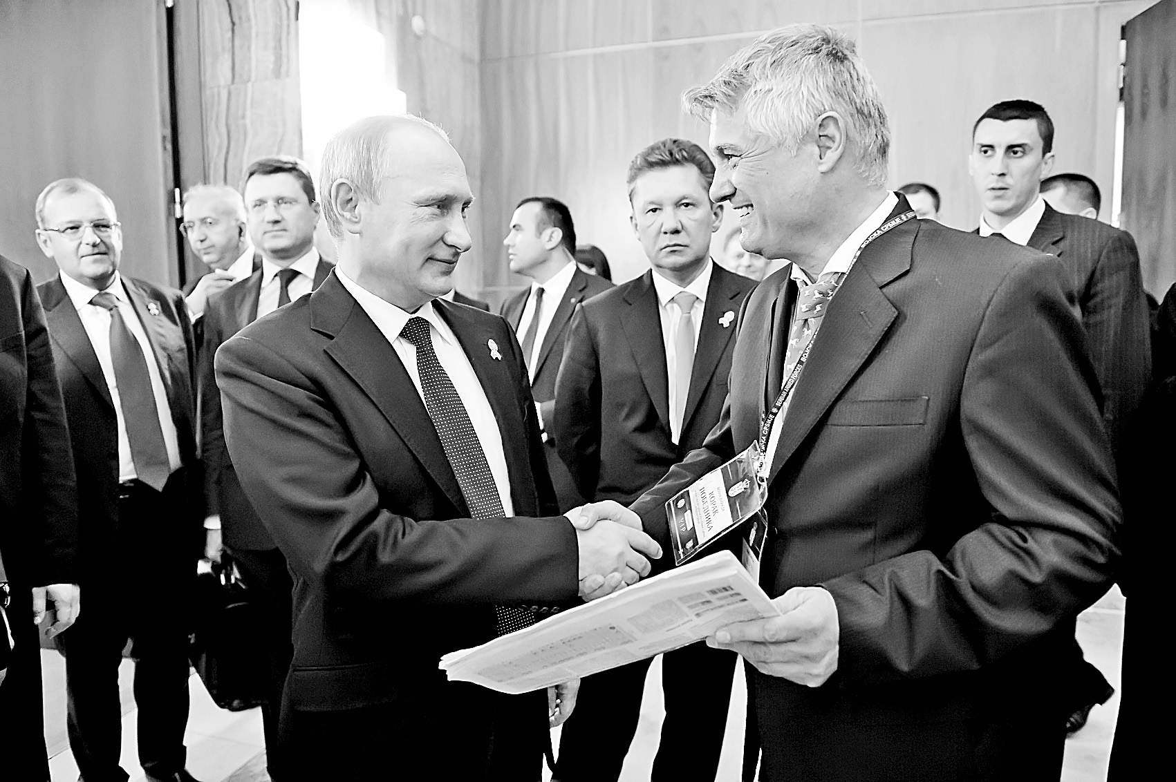 DODIKOV I VUČIĆEV PROPAGANDISTA Lazanski i zvanično srbijanski ambasador u Moskvi