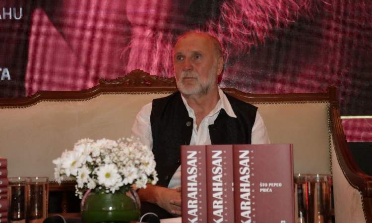 (Foto: Fena) - U Vijećnici održana promocija izabranih djela Dževada Karahasana