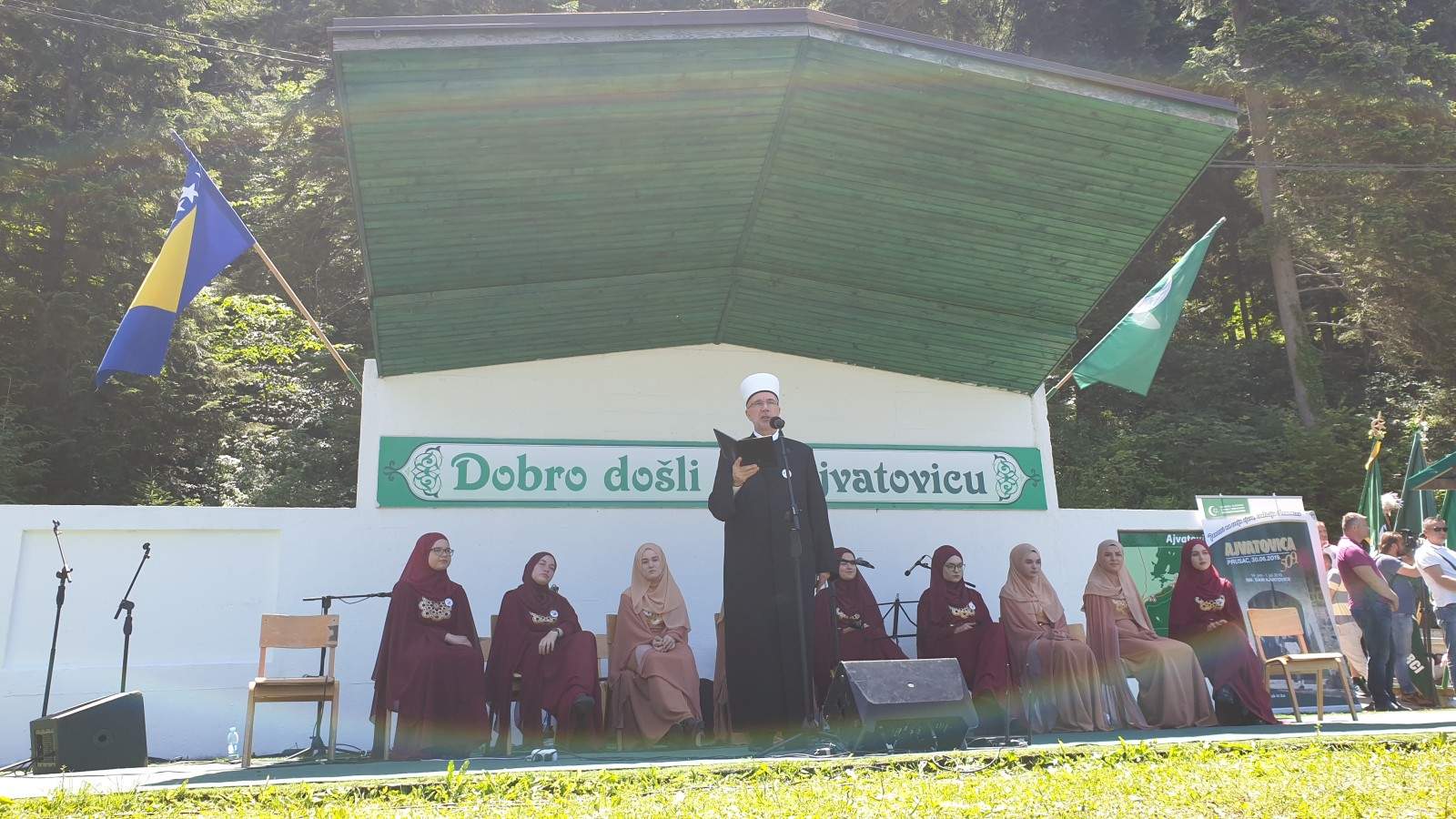 (Foto: MINA) - Zavšreni