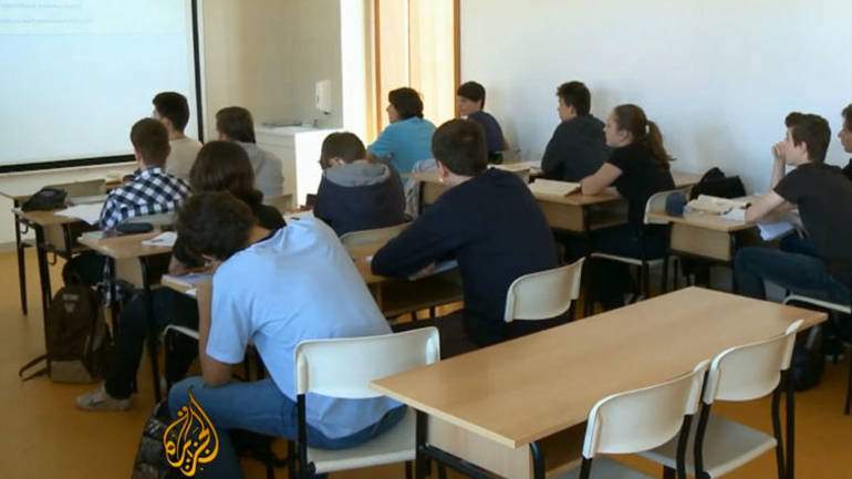 KRAJINA ĆE GORJETI | Djeca odlaze, samo u jednom polugodištu  "nestalo" je 673 učenika
