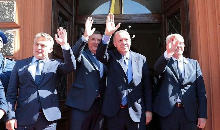 Mediji: Erdogan traži Gulenove pristalice, Dodik obećao da će ih isporučiti