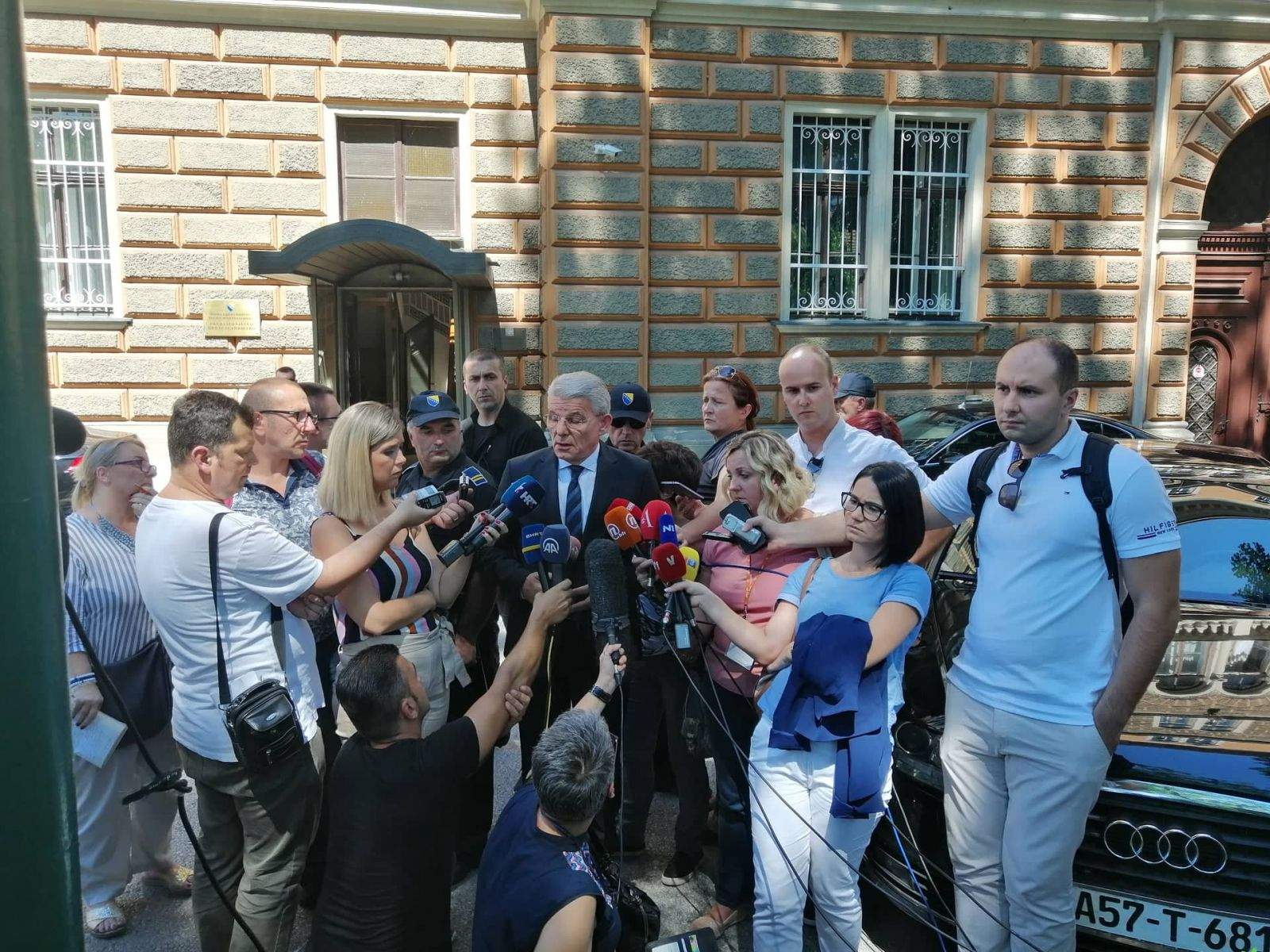 'Uzrok problema je unilateralno nastojanje Dodika da se obustavi NATO put BiH'