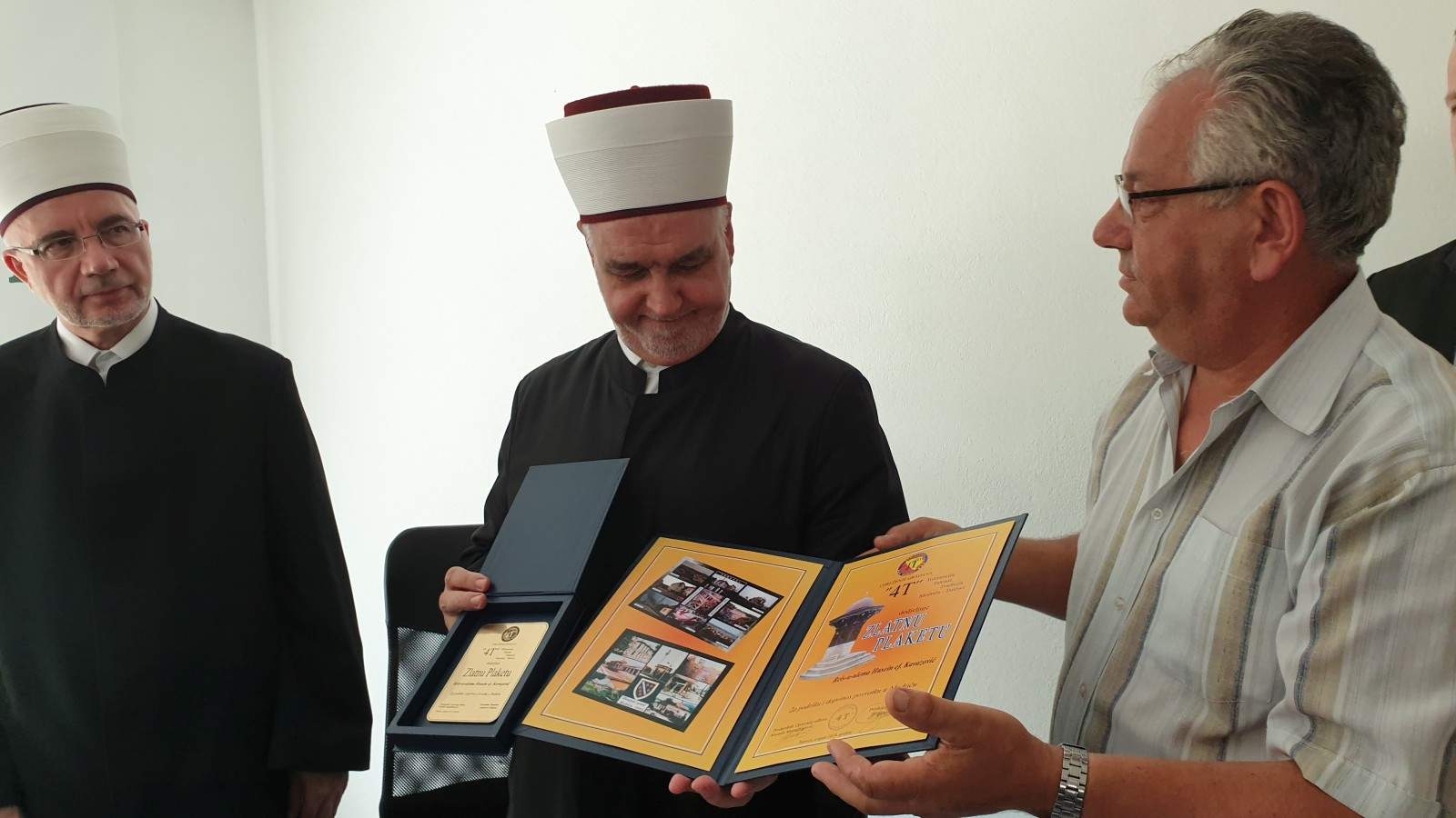 Reis Kavazović u Modriči: Bili muslimani ili kršćani, to je alarm za sve nas