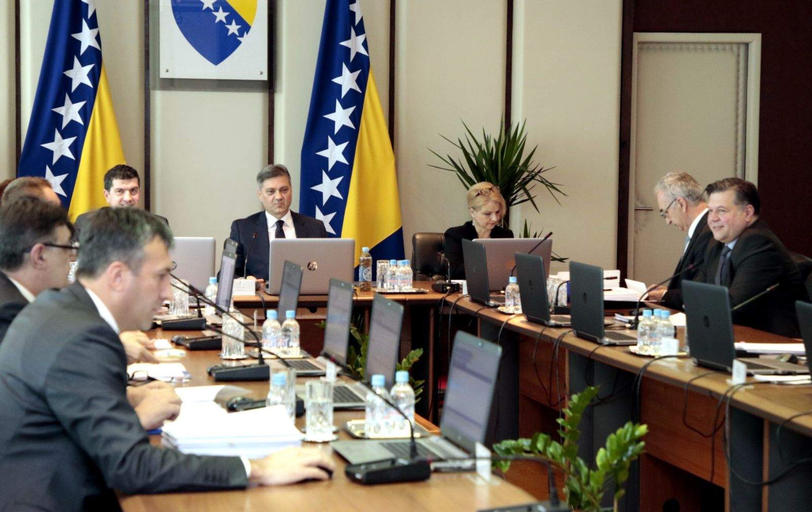 Komšić: Neka otvorena pitanja sa Srbijom predmet su političkih igara i ucjenjivanja