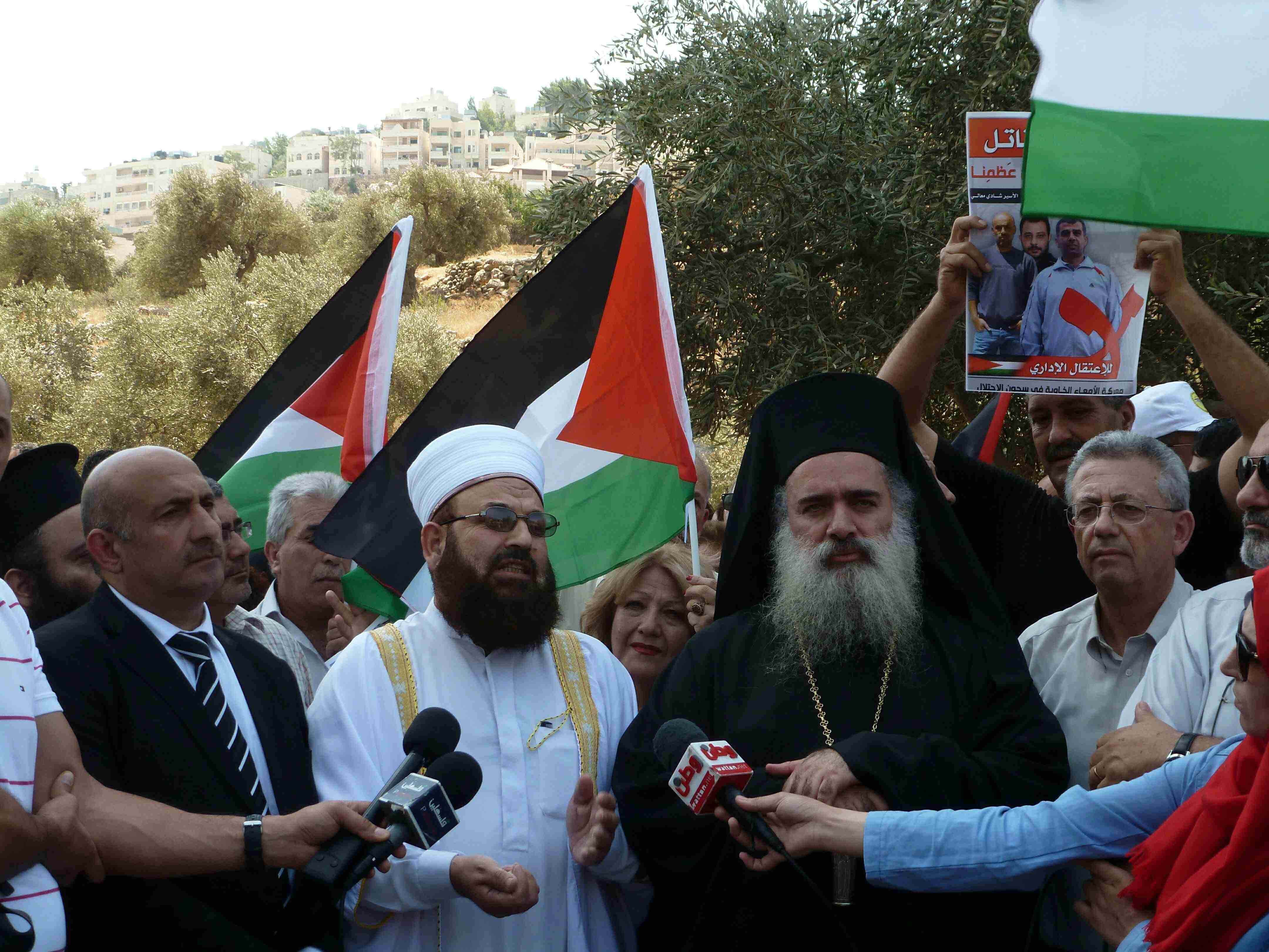 Archbishop-Atallah-Hanna.jpg - Zbog podrške Palestincima |Napadnut arhiepiskop koji je naredio da se zatvore crkve i da pravoslavci odlaze pred džamiju al-Aqsa