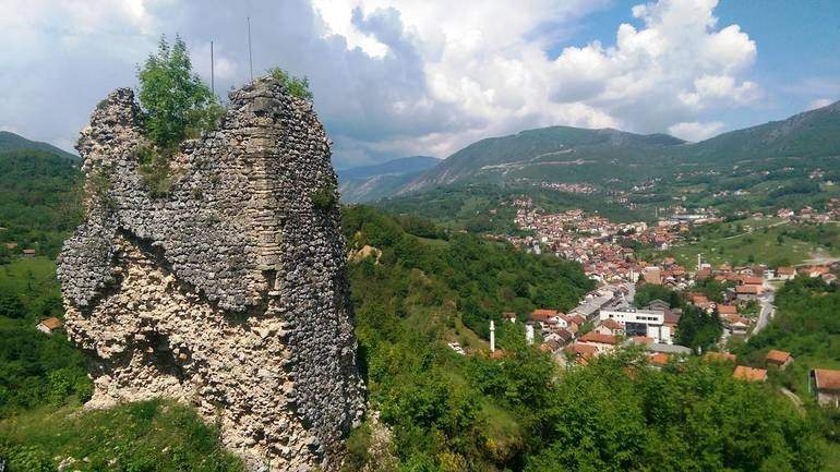Bošnjak savjetuje sultana: Djelo Fikreta Pašanovića - DŽEMALUDIN LATIĆ: MINHĀDŽU