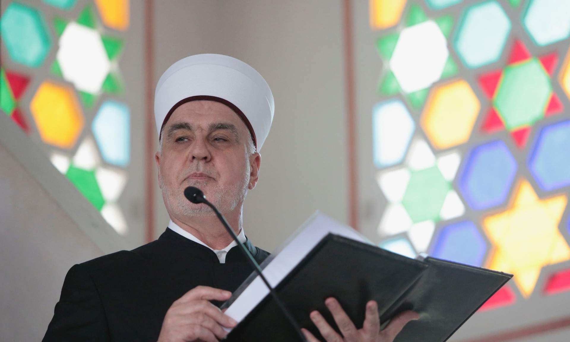 18-09-2020-03-reis-hutba-bl.jpg - Reisu-l-ulema dr. Husein ef. Kavazović: Mir je naš put!