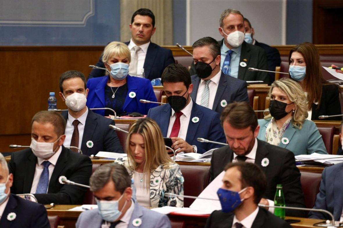 Kriza vlasti u Crnoj Gori nakon usvajanja Rezolucije o Srebrenici (Video)