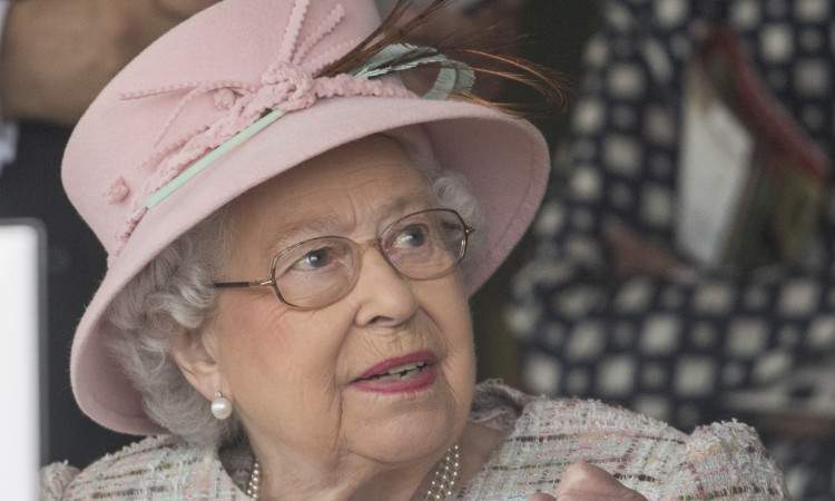 Plata britanskoj kraljici će biti povećana za šest miliona funti
