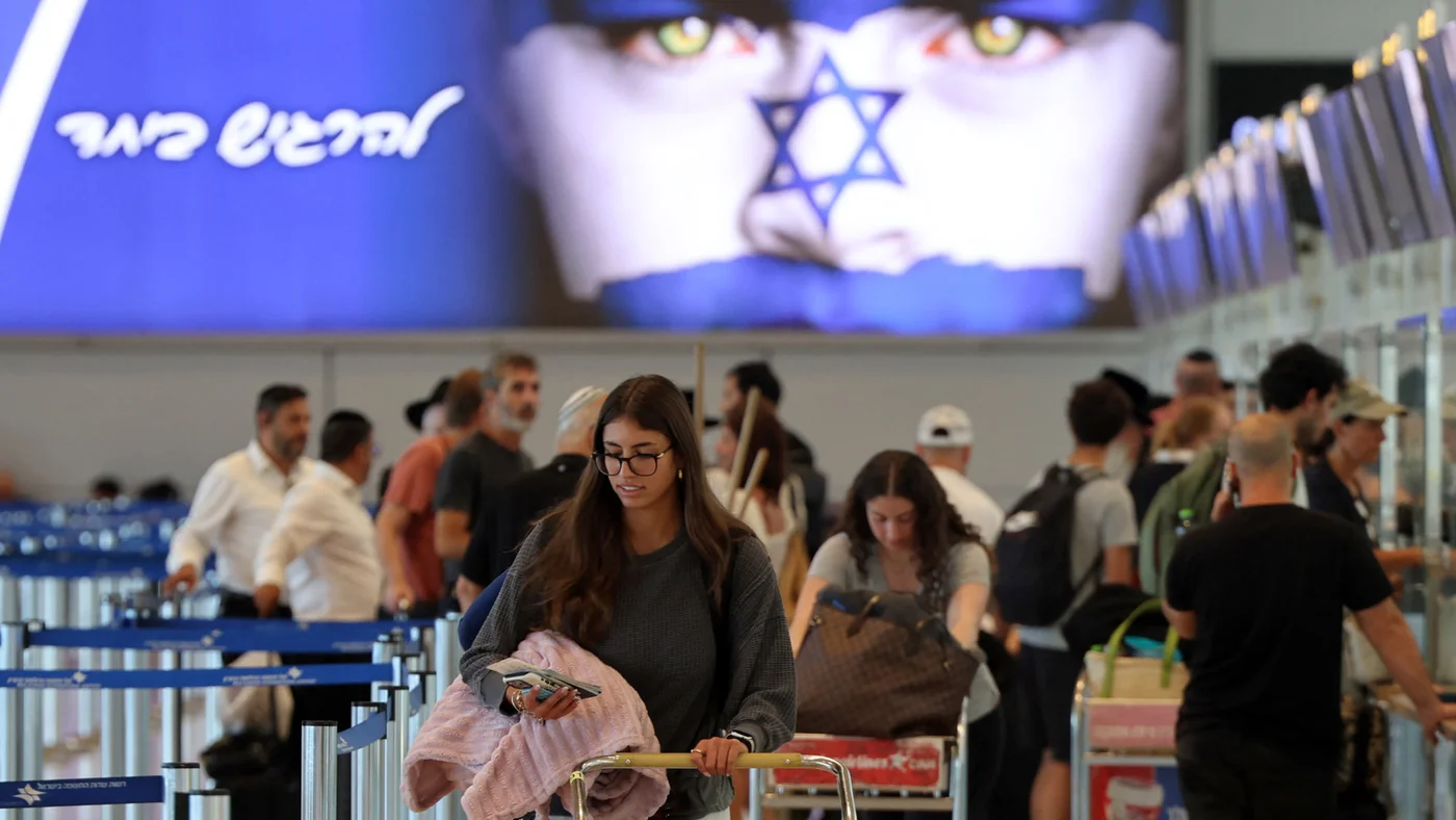 Dok se nad Palestincima provodi genocid, i Izraelci očajnički pokušavaju pobjeći