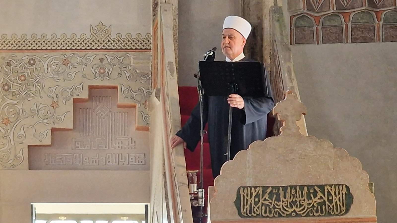 Reis Kavazović: Genocid u Srebrenici obavezuje nas da budno mislimo o budućnosti našeg naroda 