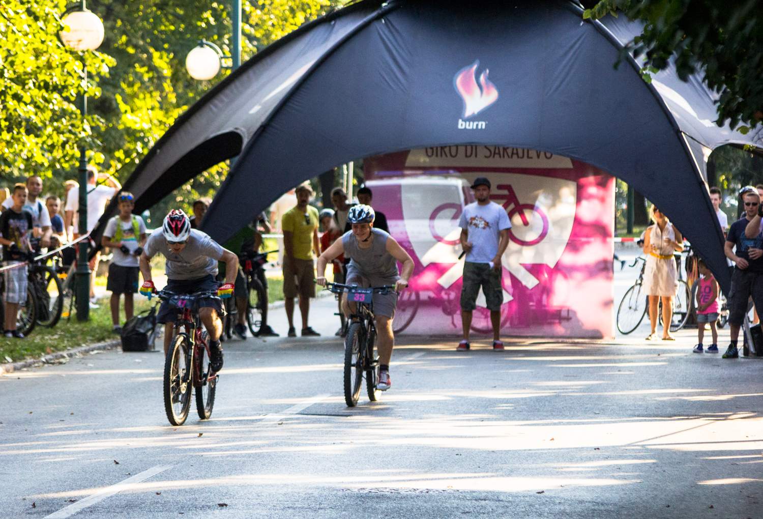 Trka ubrzanja na biciklima 'Giro Drag Race' u Vilsonovom šetalištu 